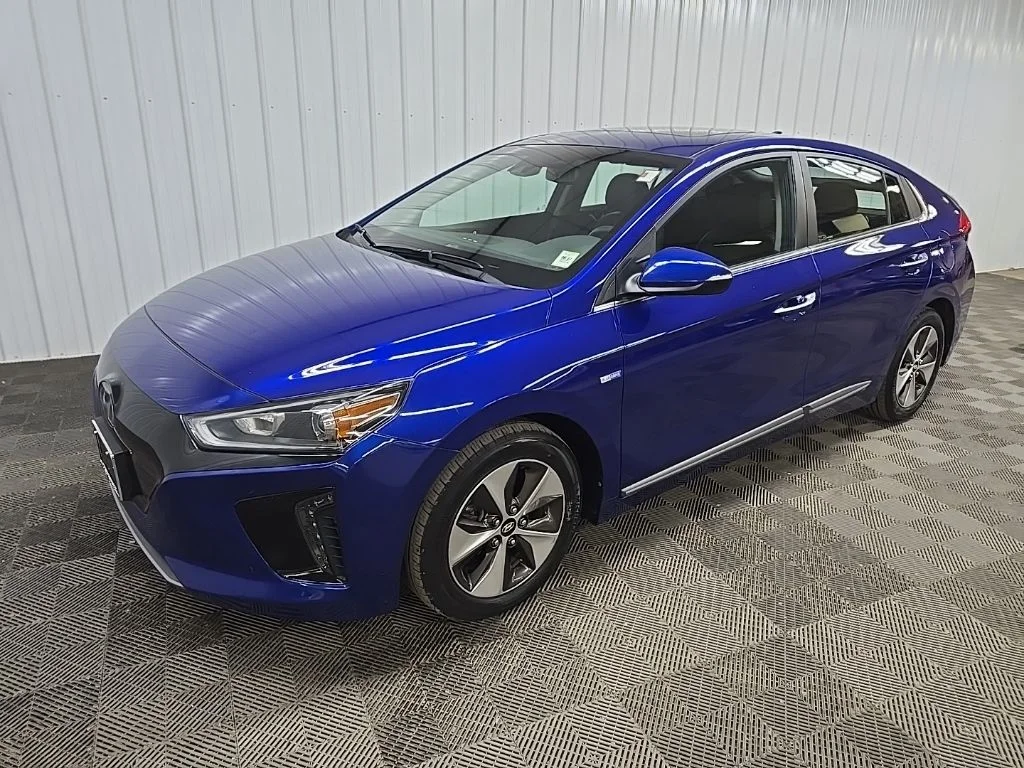 Used 2019 Intense Blue Hyundai Limited image 8