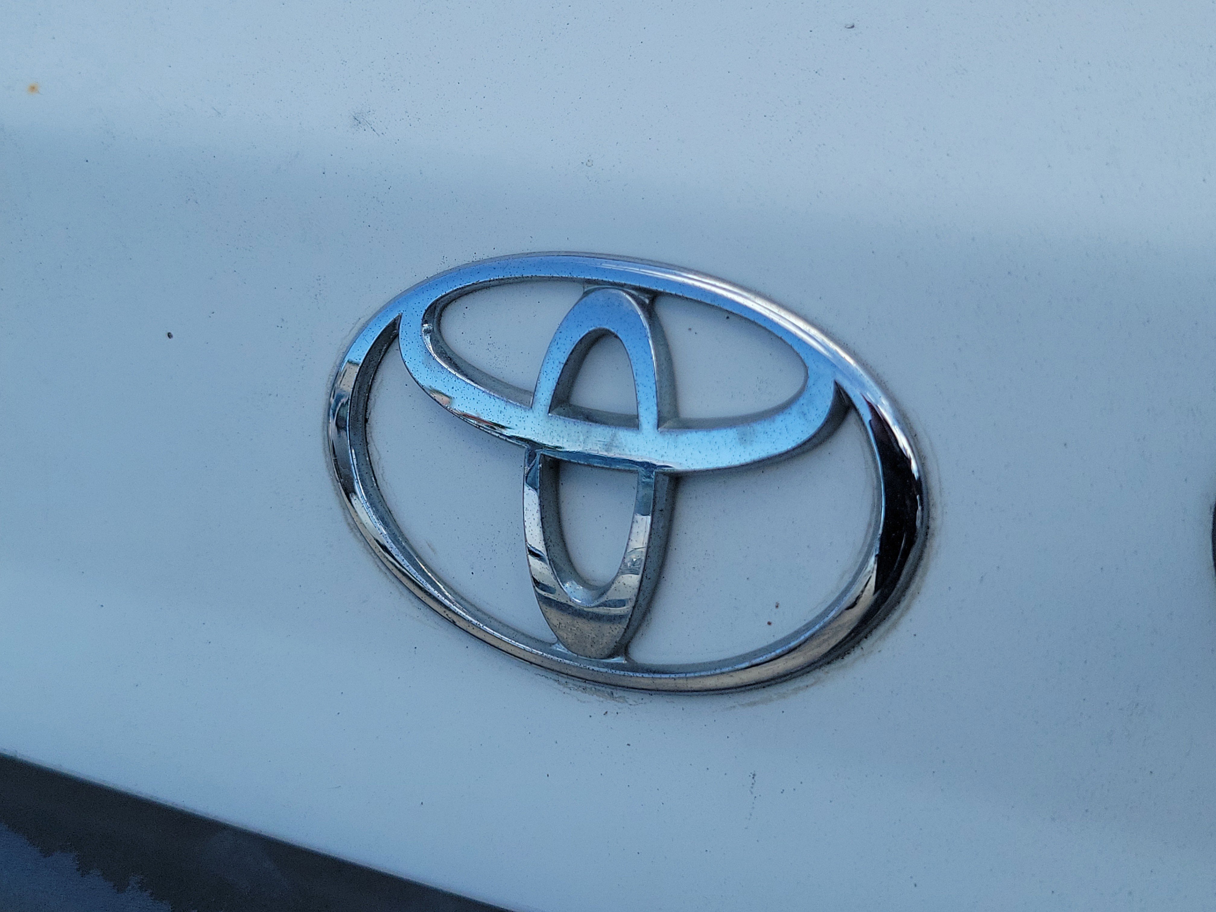 Used 1998  Toyota Limited image 6