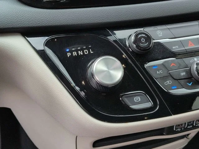 Used 2024 White Chrysler LX image 17