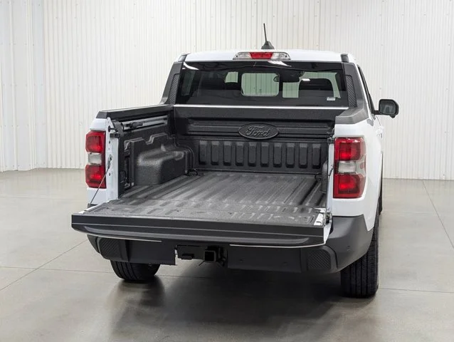 New 2026 Oxford White Ford Lariat® image 55