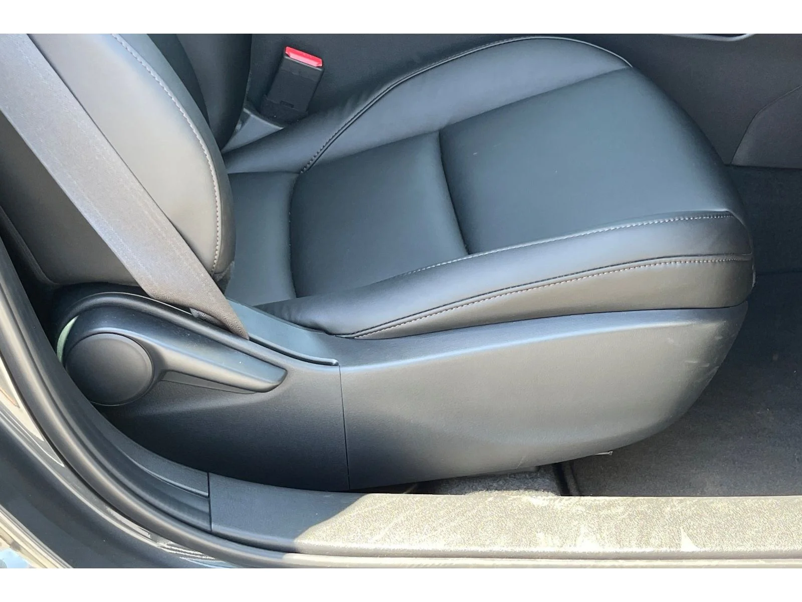 Used 2025 Machine Gray Metallic Mazda Select image 23