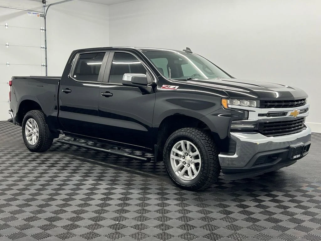 Used 2019 Black Chevrolet LT image 6