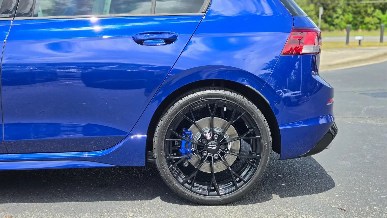 New 2026 Lapiz Blue Metallic Volkswagen  image 15