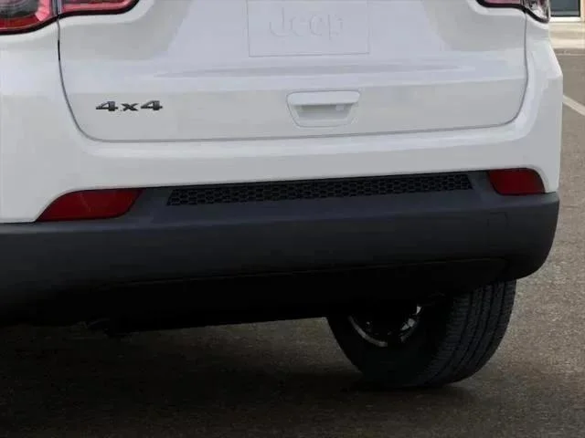 New 2026 Bright White Clearcoat Jeep Latitude image 117