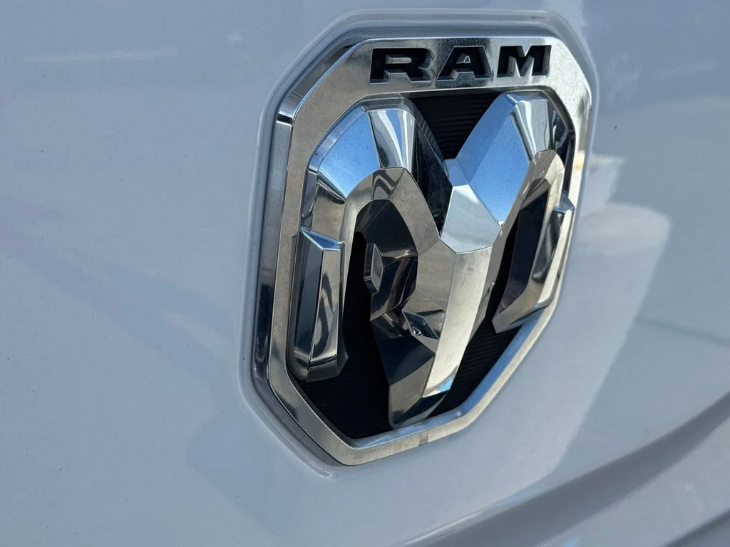 Used 2021 White Ram Big Horn/Lone Star image 9