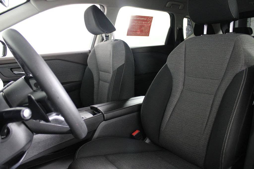 2022 Nissan Rogue SV - Photo 18