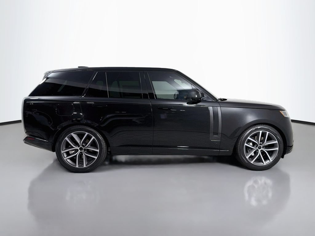 New 2026 Santorini Black Land Rover SE image 4