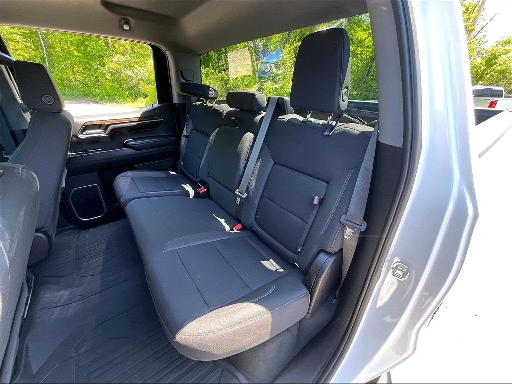 Used 2023 White GMC Elevation image 25
