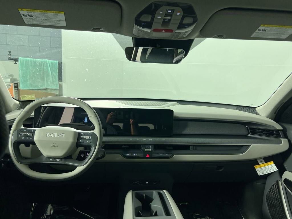 New 2026 Ebony Black Kia Wind AWD image 31
