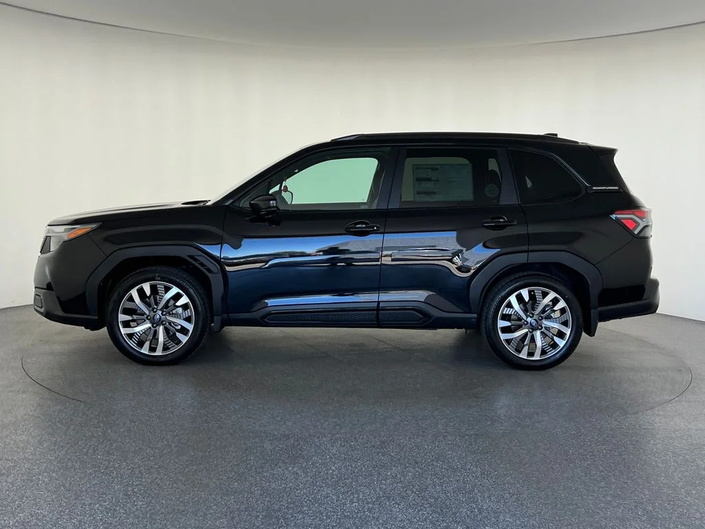 New 2026 CRYSTAL BLACK SILICA Subaru Touring image 8