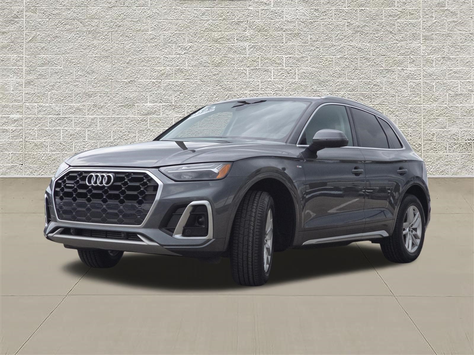 Used 2023 Daytona Gray Pearl Effect Audi S line Premium image 3