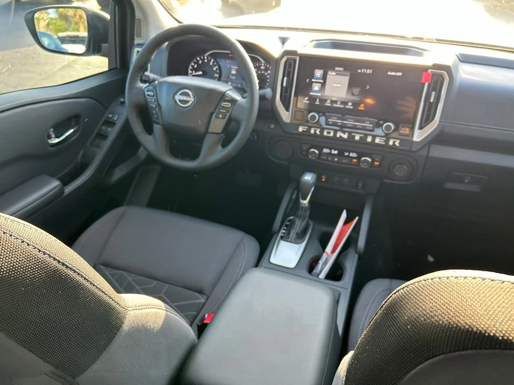 New 2026 Glacier White Nissan Crew Cab SV image 10