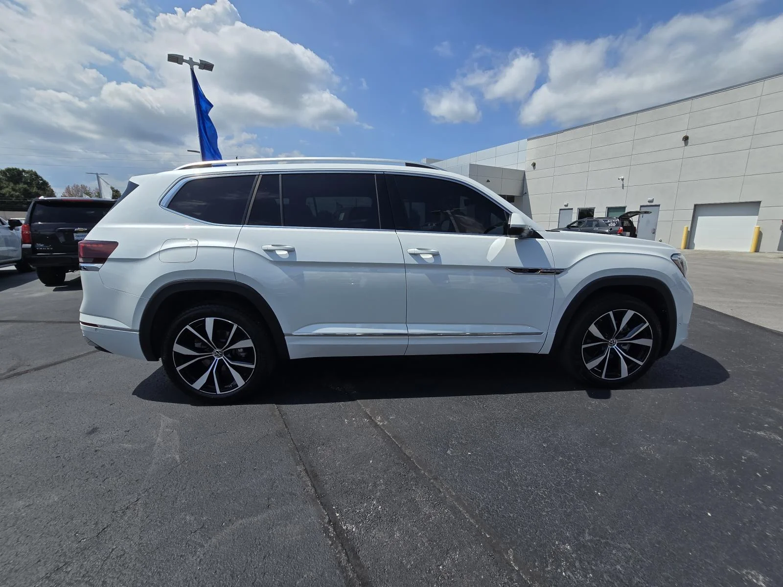 Used 2025 White Volkswagen 2.0T SEL Premium R-Line image 8