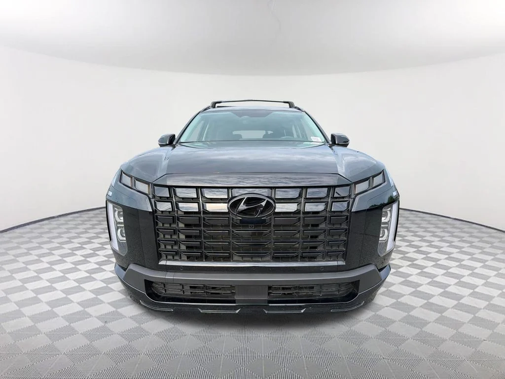 Used 2025 Black Hyundai XRT image 2