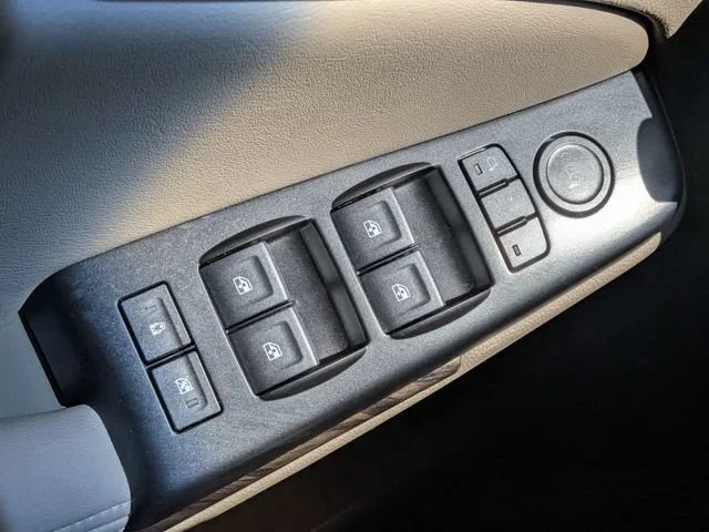 Used 2020 SATIN STEEL METALLIC GMC SLT image 25