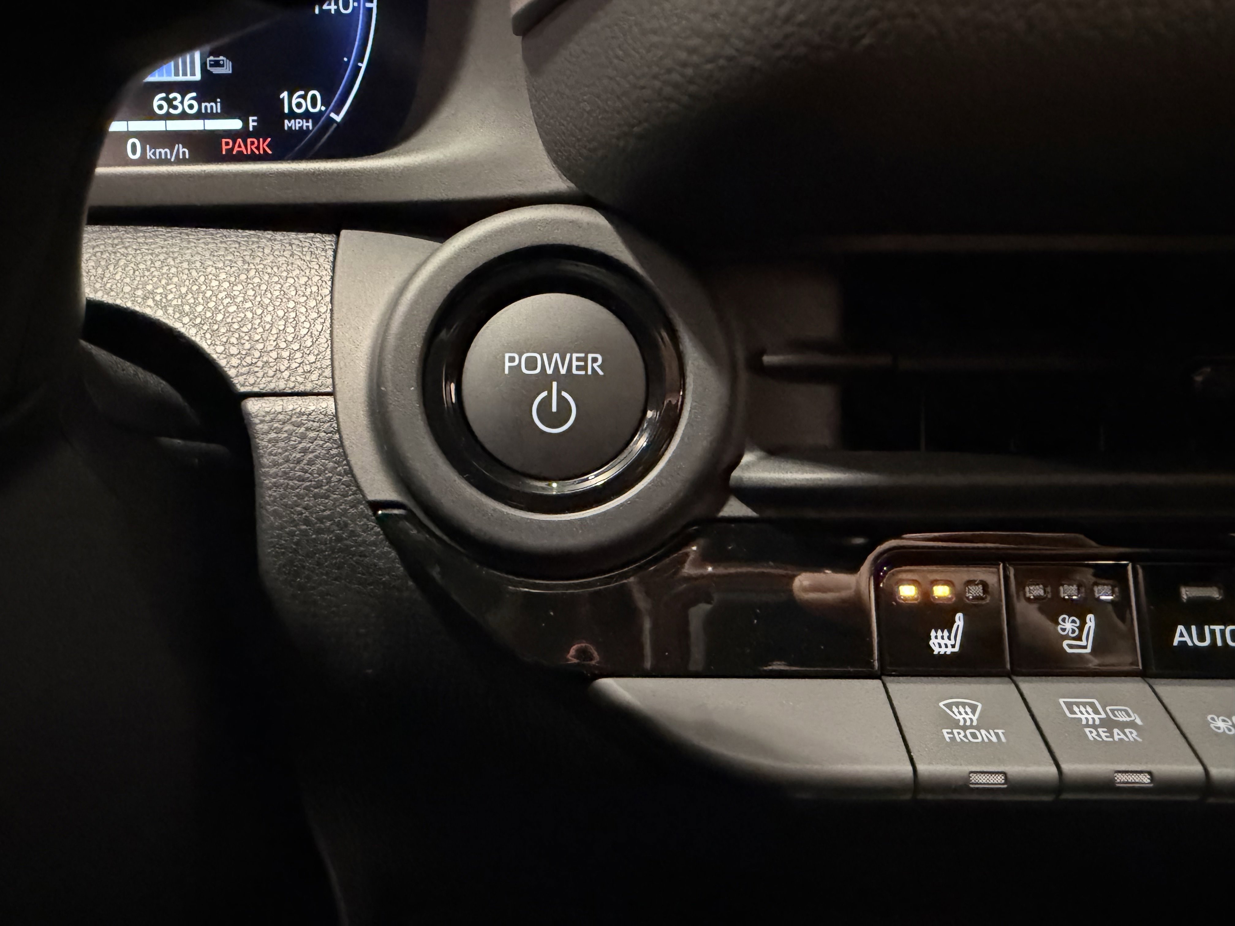 2025 Toyota Crown Signia XLE - Photo 20