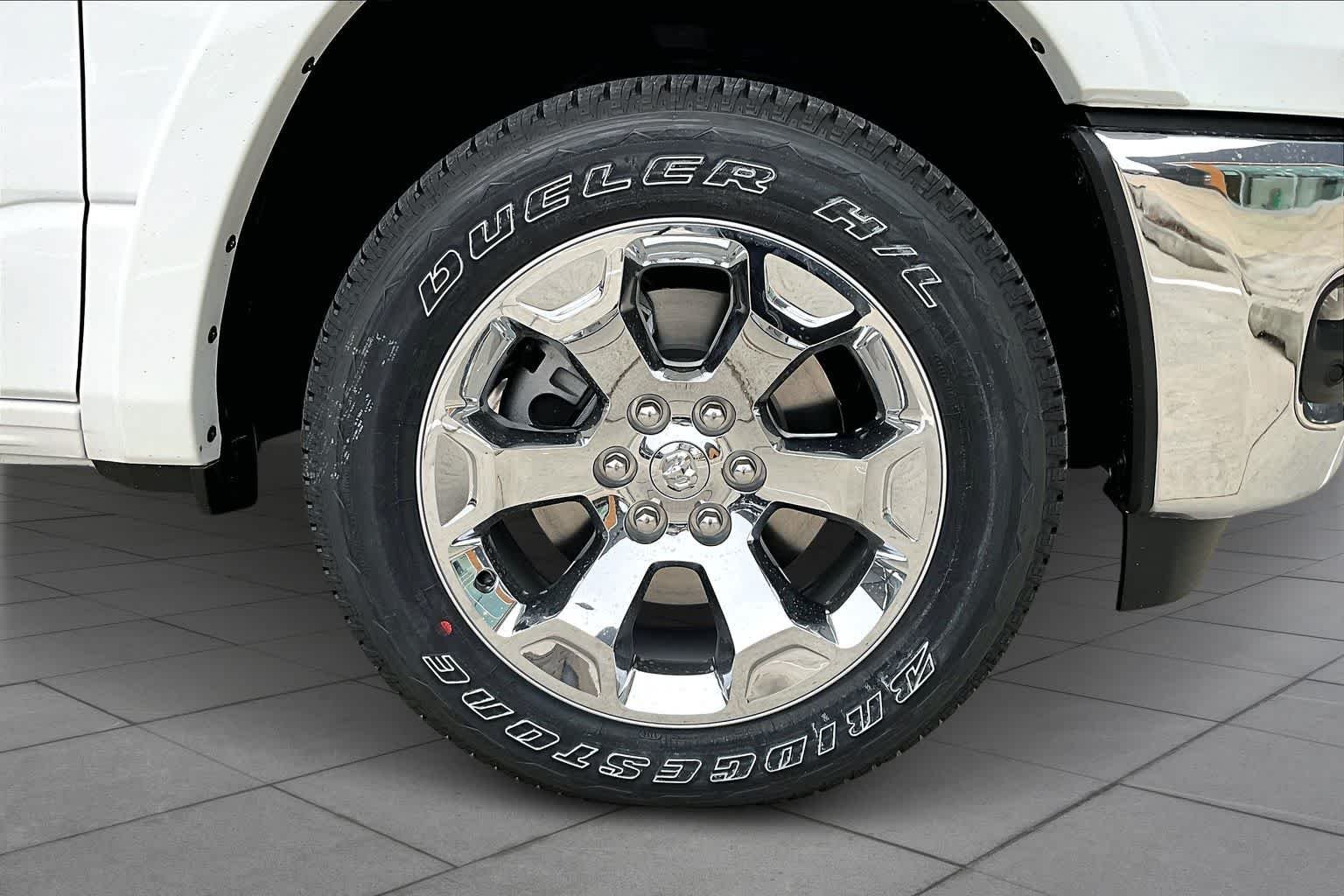 New 2026 Bright White Clear-Coat Exterior Paint RAM Big Horn image 12