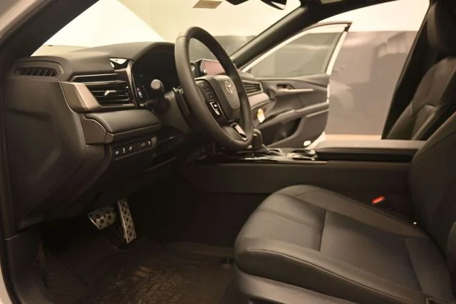 New 2026 Wind Chill Pearl <sup>1</sup> Toyota  XSE image 11
