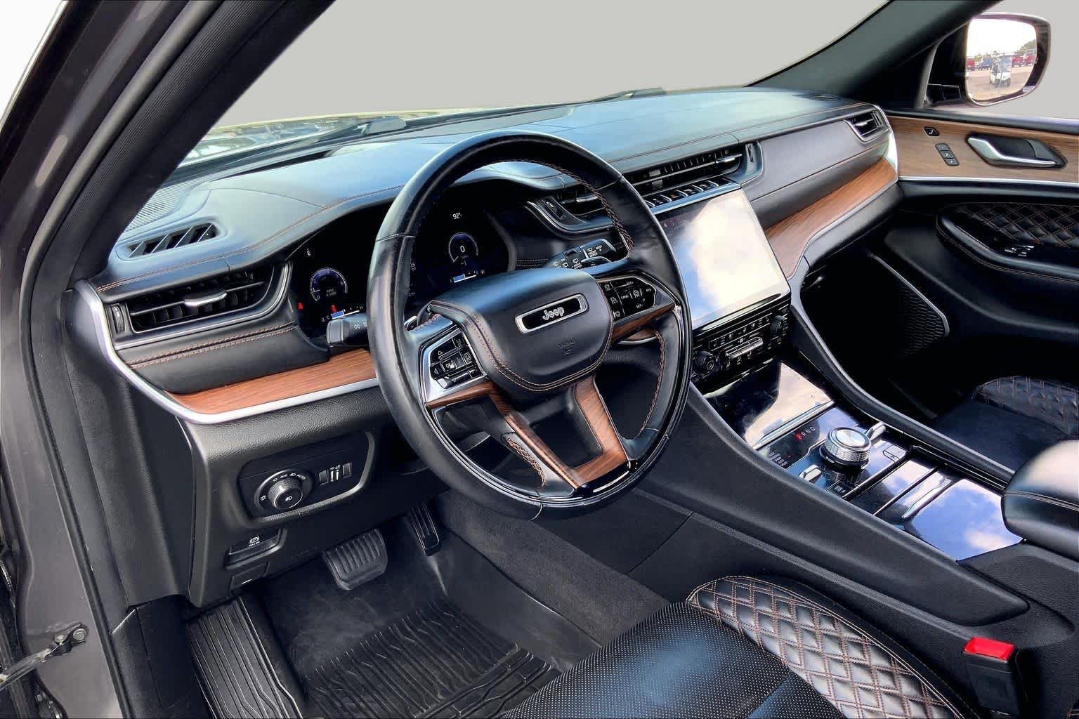Used 2022 Baltic Gray Metallic Clearcoat Jeep Summit image 17