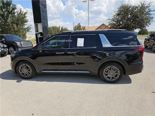 Used 2025 Aurora Black Pearl KIA SX Passenger image 2