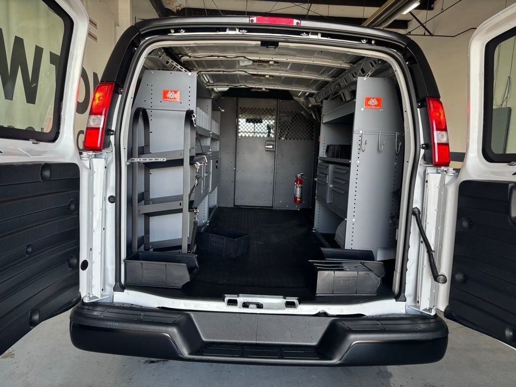 2025 Chevrolet Express Cargo Work Van - Photo 12
