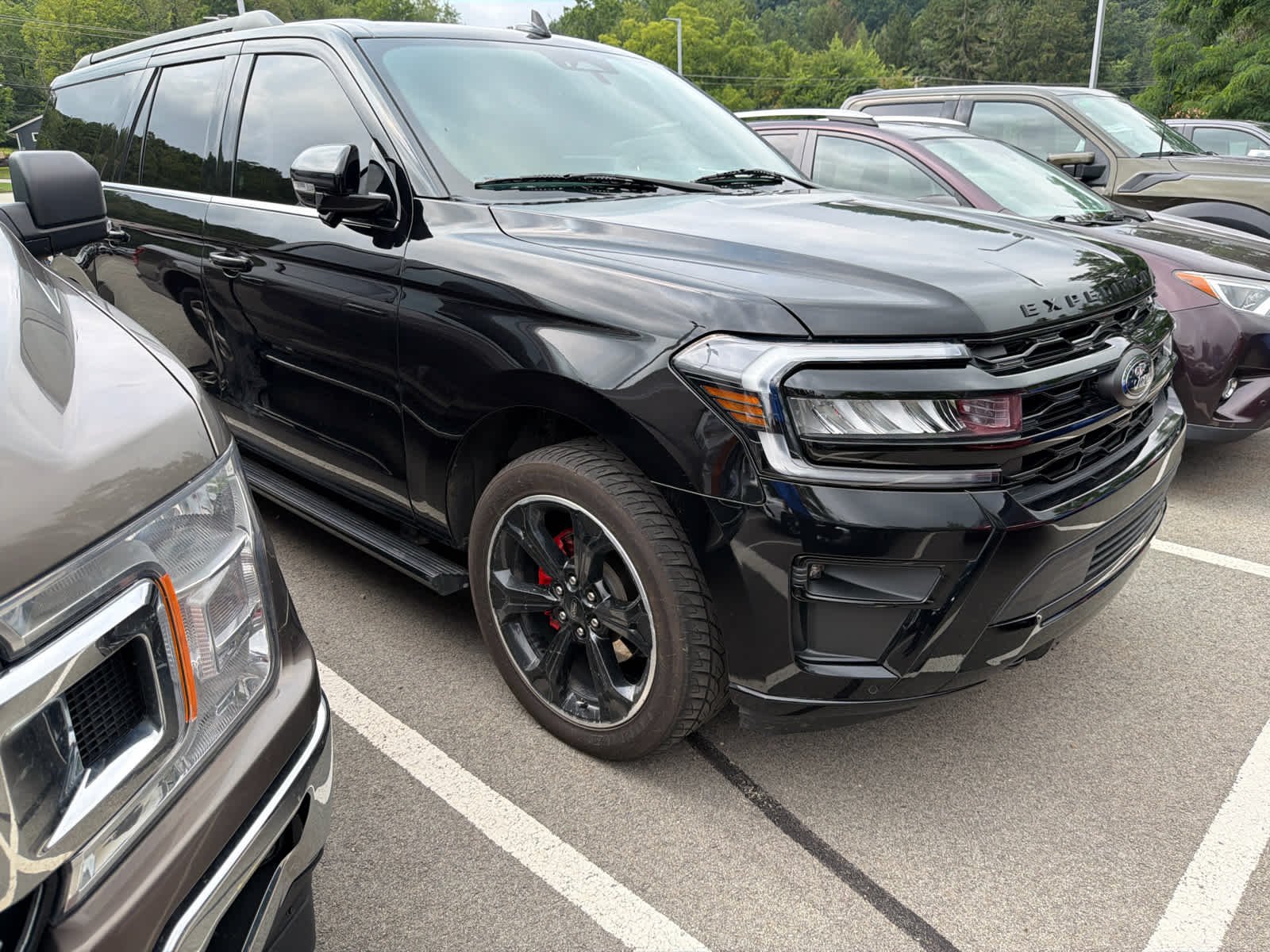 Used 2022 Agate Black Metallic Ford Limited image 3