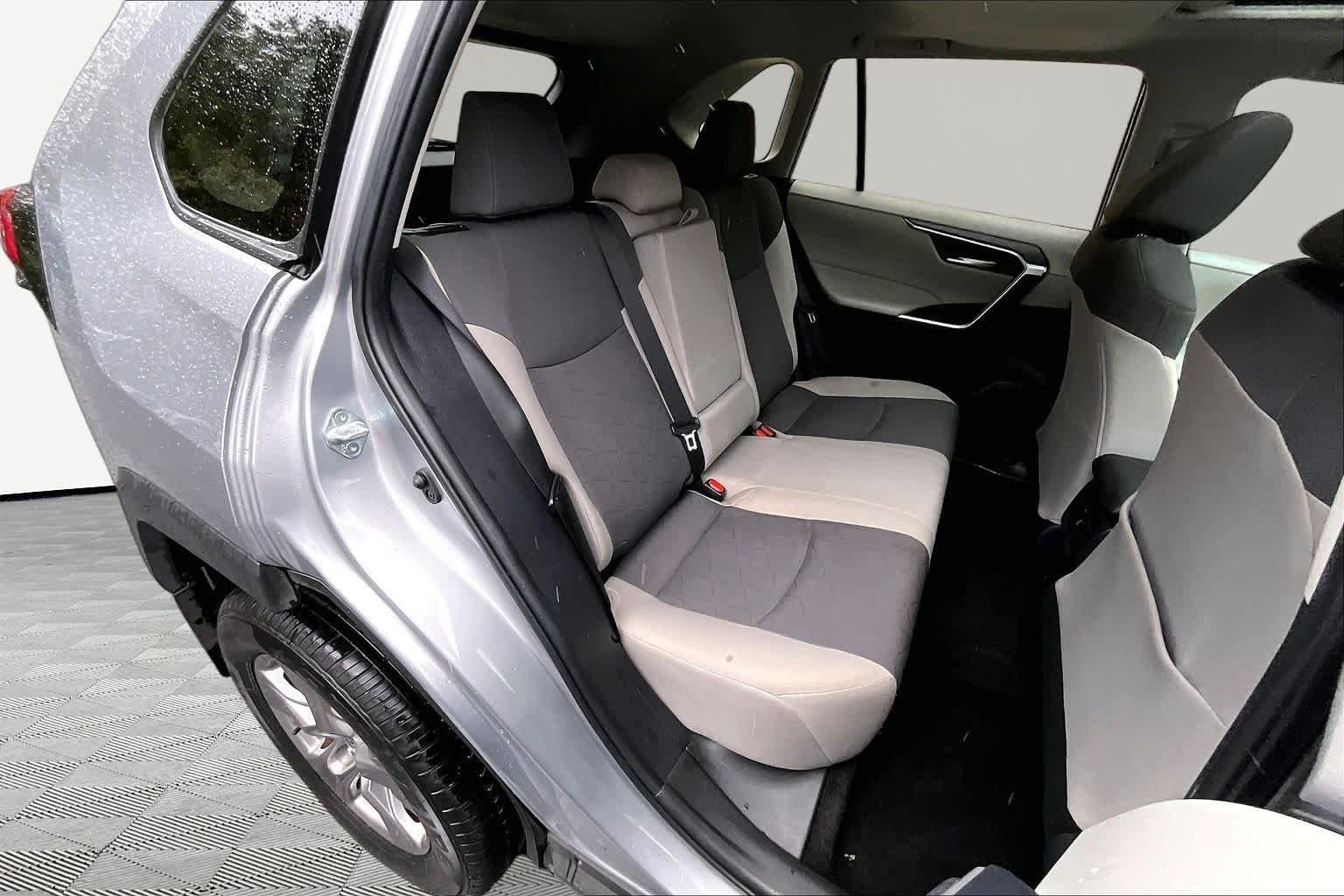 Used 2025 Silver Sky Metallic Toyota XLE image 20