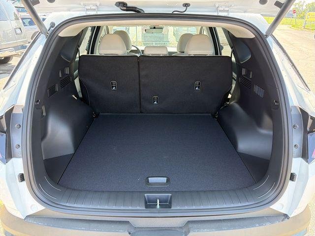New 2026 White Hyundai SEL Convenience image 21