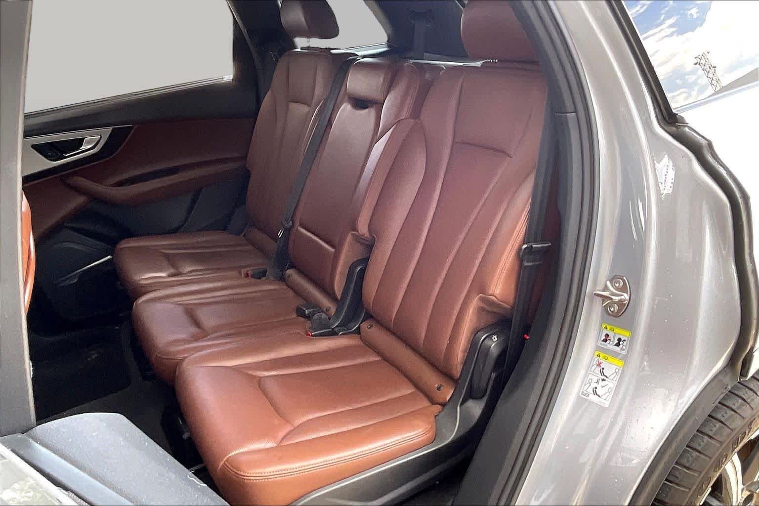 Used 2018 Florett Silver Metallic Audi Premium Plus image 21