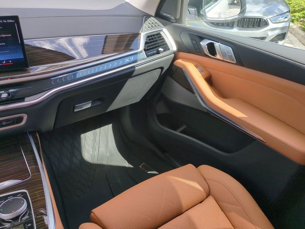 New 2026 Alpine White BMW xDrive40i image 17