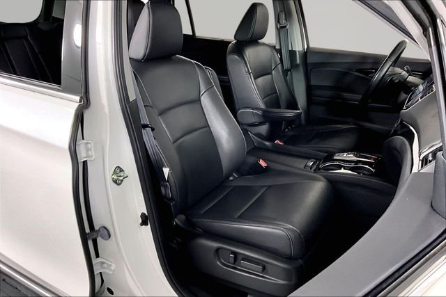 Used 2020  Honda Touring image 29