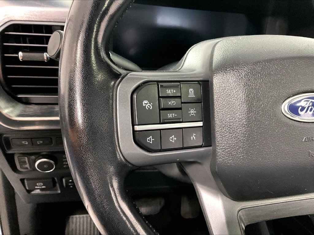 Used 2022 White Ford Lariat image 23