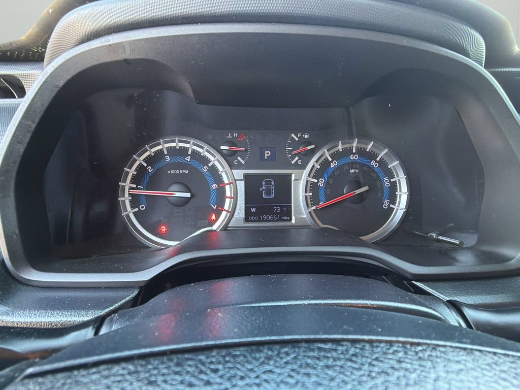 Used 2014  Toyota Limited image 36