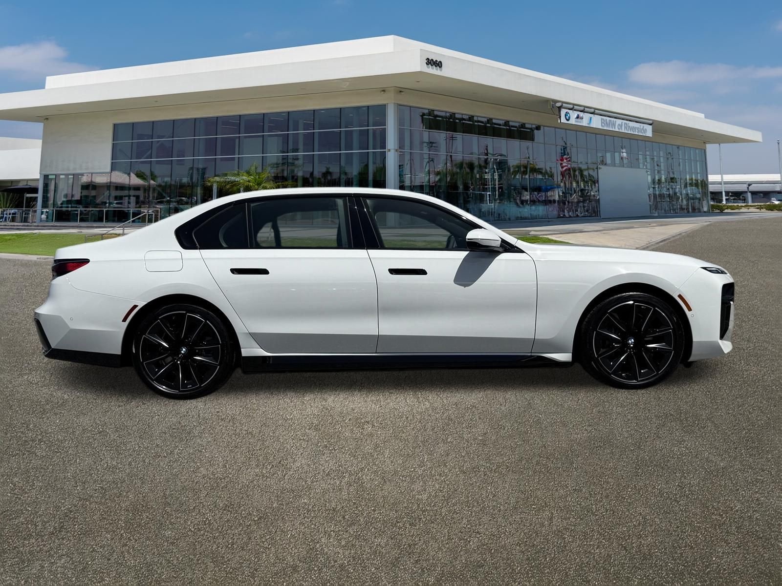 New 2026 Alpine White BMW 750e xDrive image 12