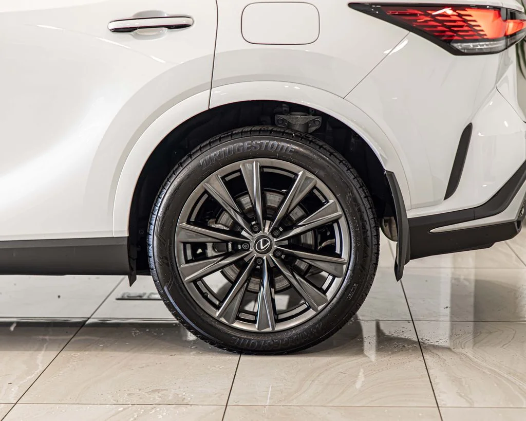 Used 2024 White Lexus 350 F Sport Handling image 7