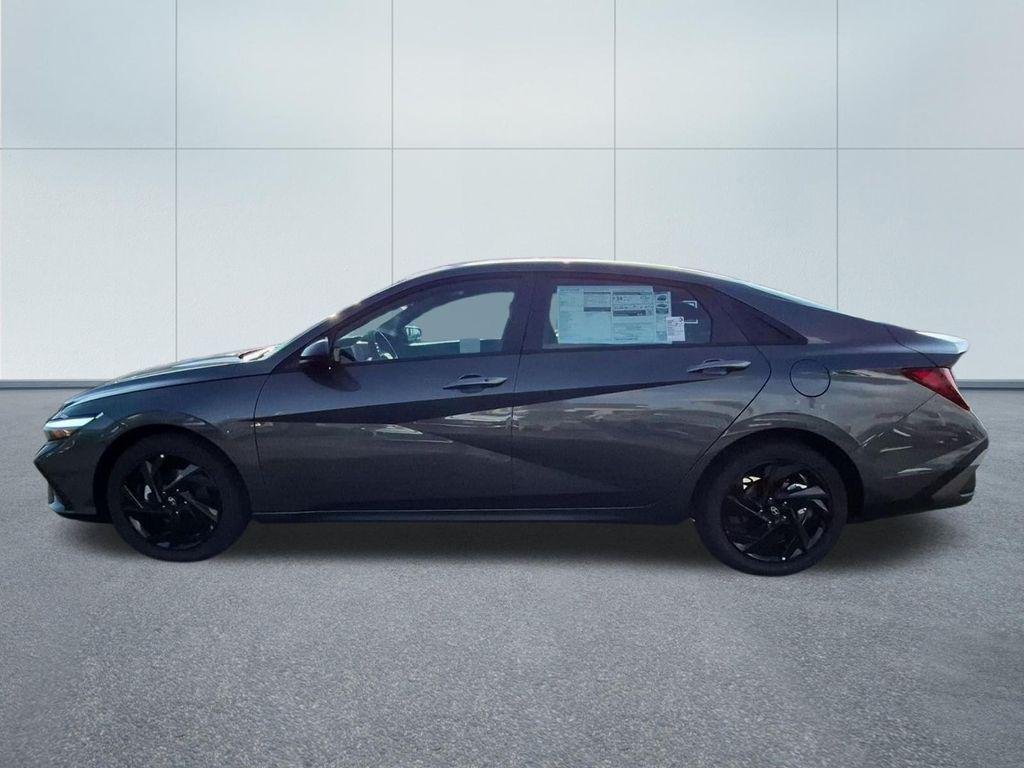 New 2026 Gray Hyundai SEL Sport Plus image 3