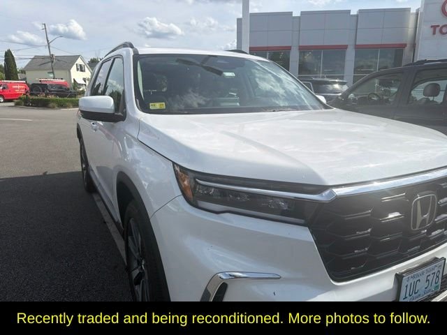 2025 Honda Pilot Touring AWD's photo