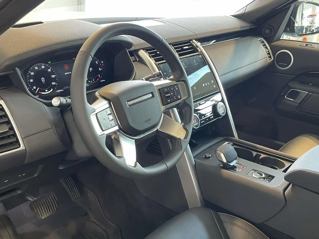 Used 2025 Fuji White Land Rover S image 13