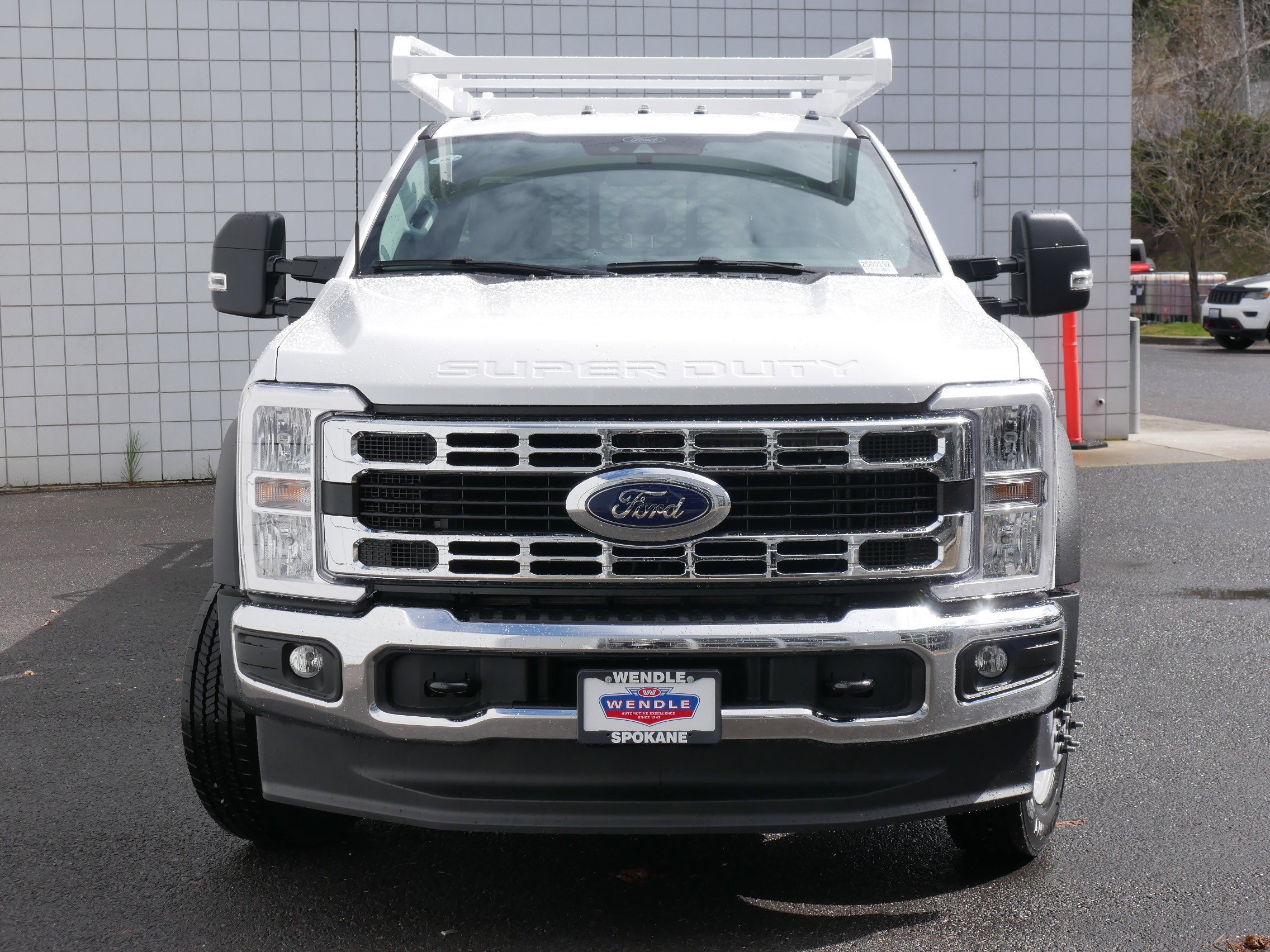 New 2025 Oxford White Ford F-550® XL image 29