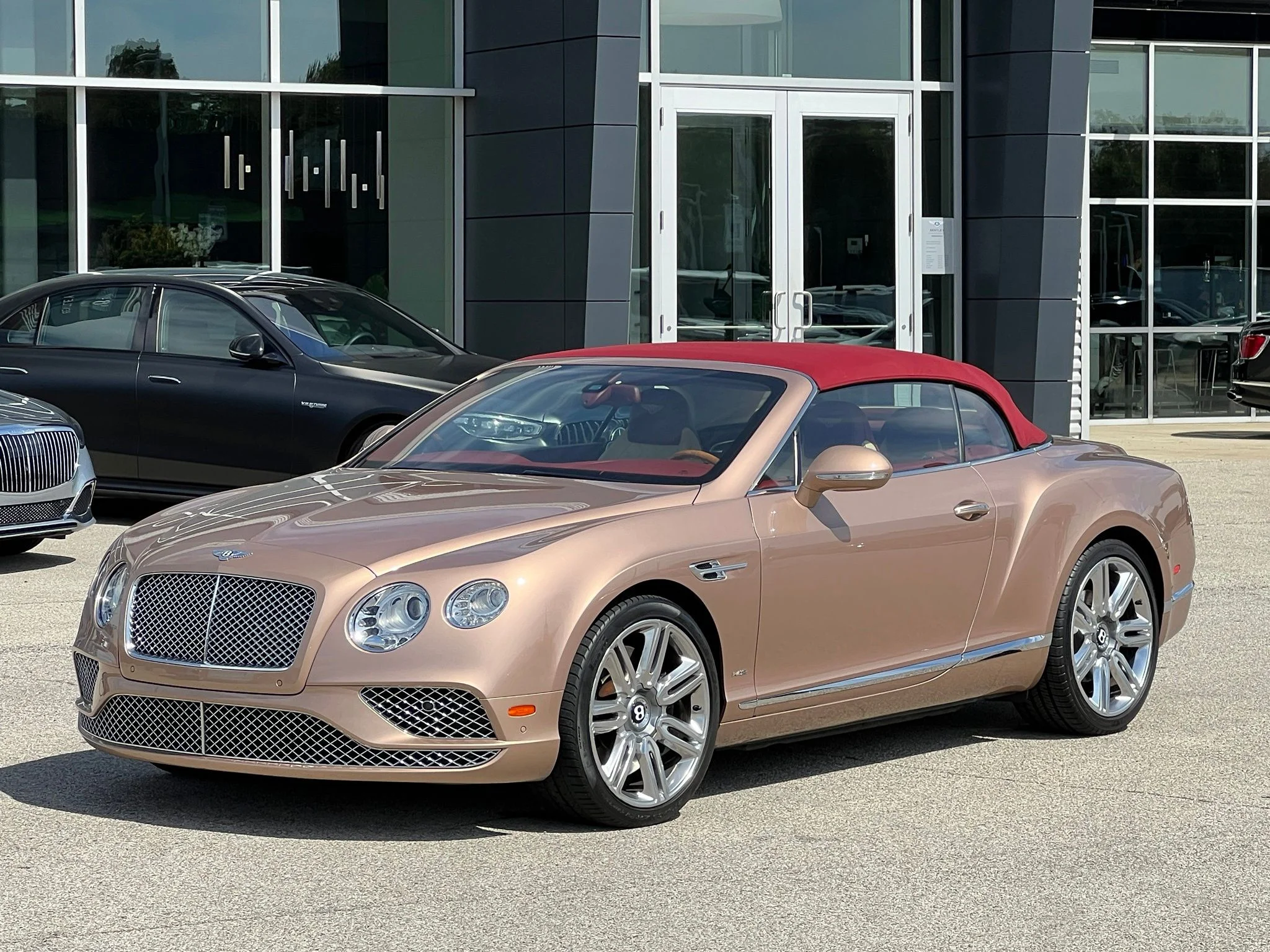Used 2017 Gold Bentley W12 image 7