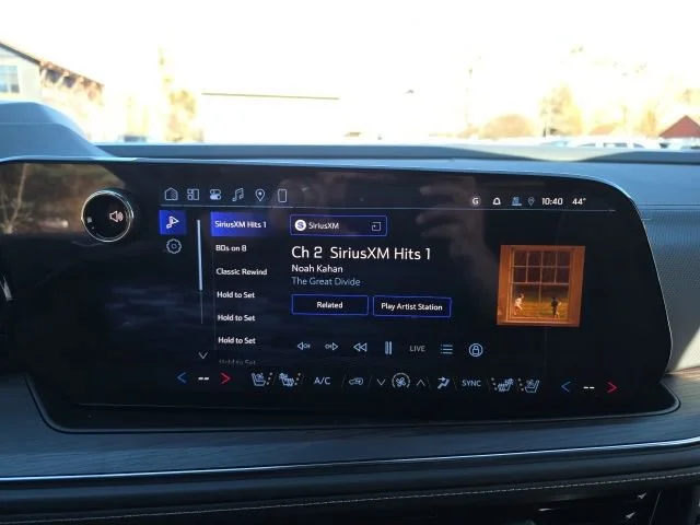 2026 Chevrolet Suburban Premier - Photo 35