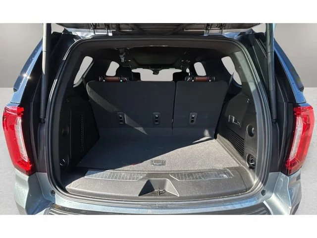 Used 2023 Sterling Metallic GMC Denali Ultimate image 32