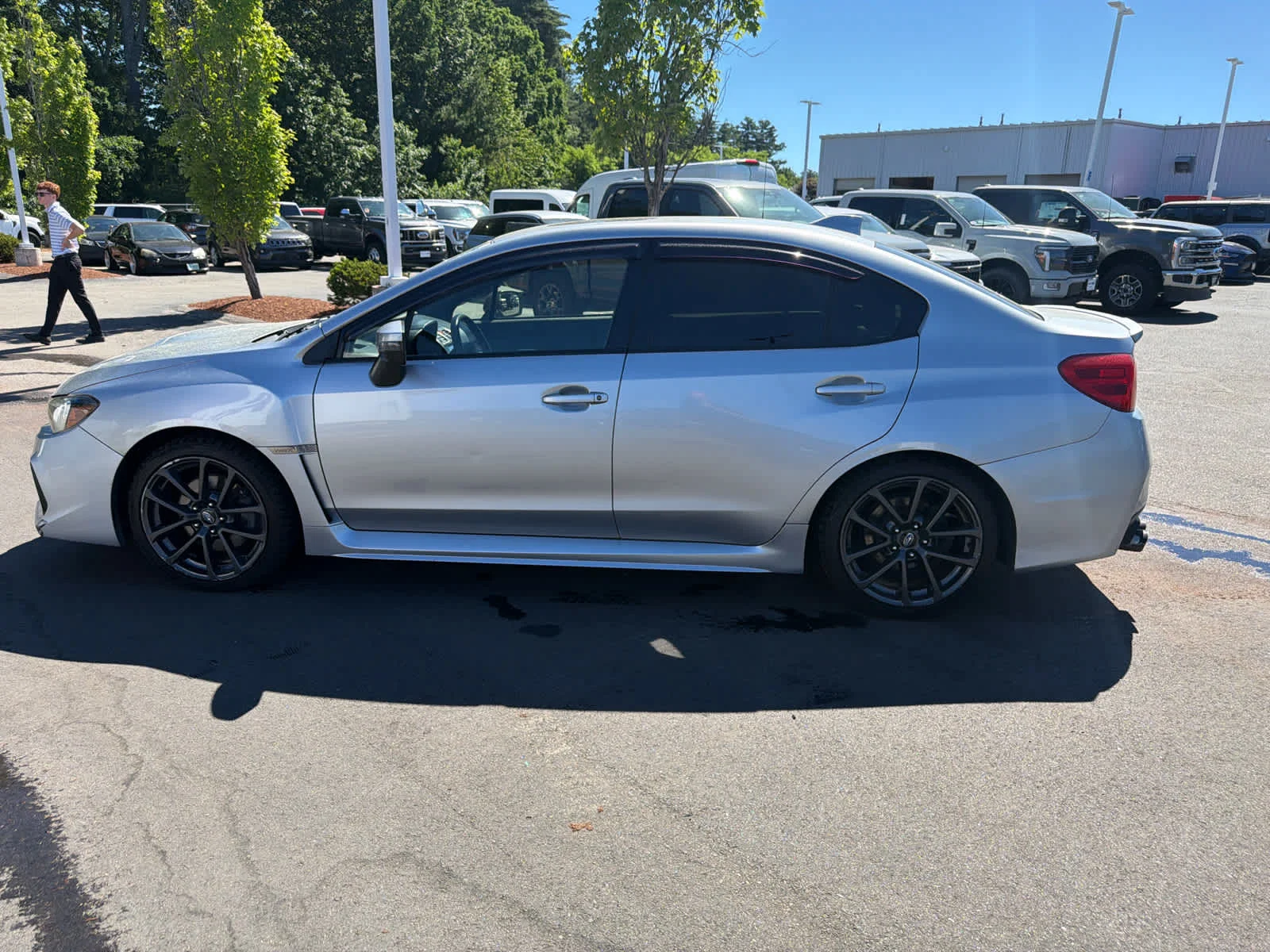 Used 2018 Ice Silver Metallic Subaru Limited image 29