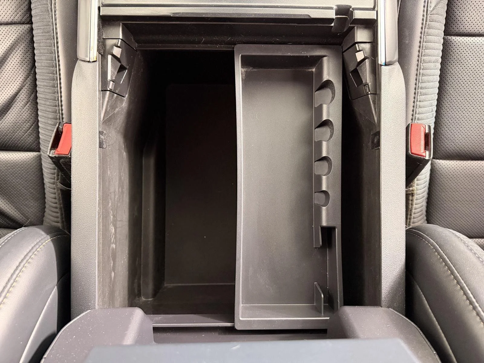 Used 2023 Iconic Silver Ford Raptor image 33