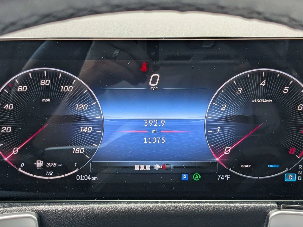 Used 2025 Black Mercedes-Benz GLB 250 image 27