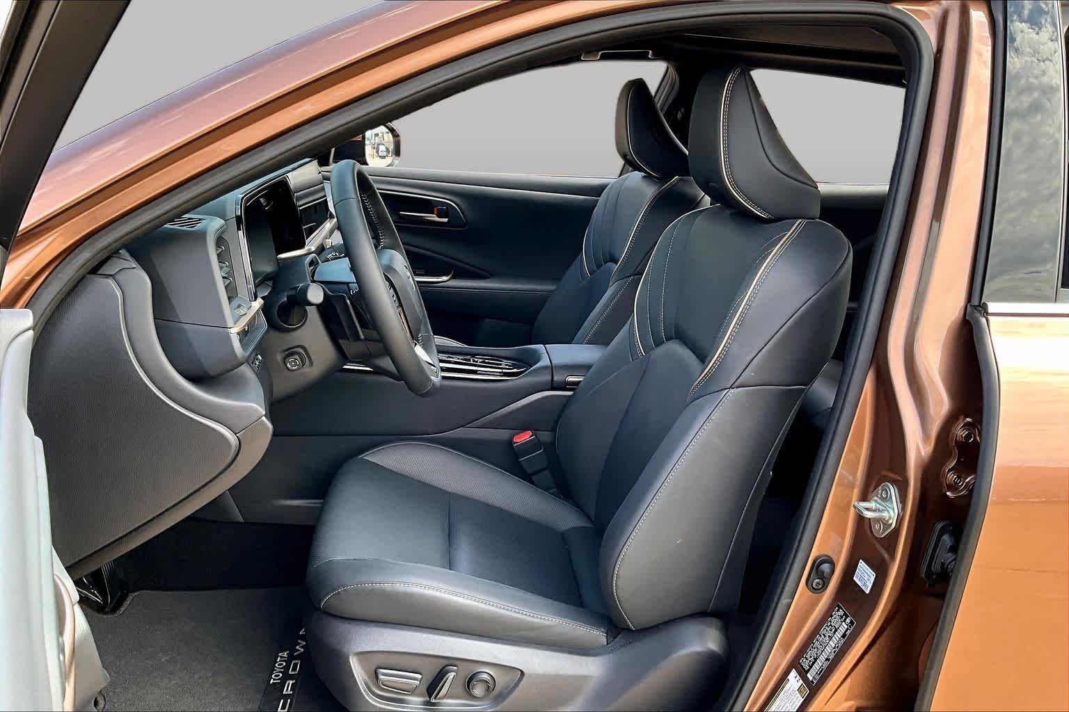Used 2025 Bronze Age Toyota Platinum image 8