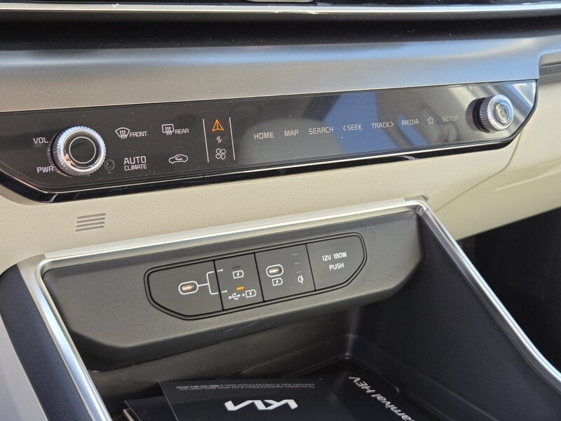 New 2026 Ceramic Silver Kia SX image 16