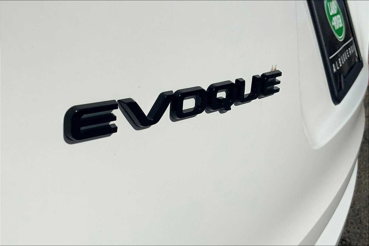 Used 2025 Fuji White Land Rover Dynamic SE image 30