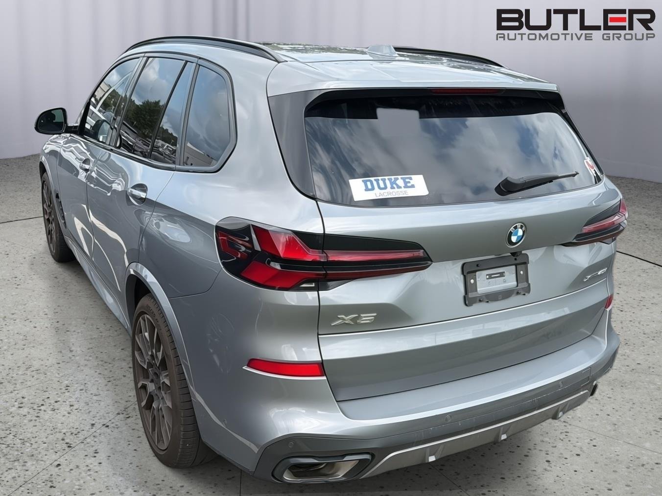 Used 2025 Skyscraper Grey Metallic BMW xDrive40i image 10