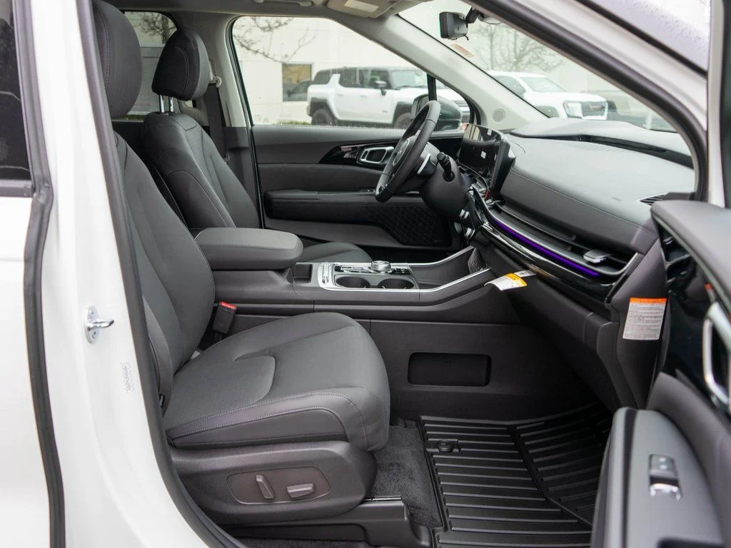 New 2026 Snow White Pearl Kia SX Prestige image 10